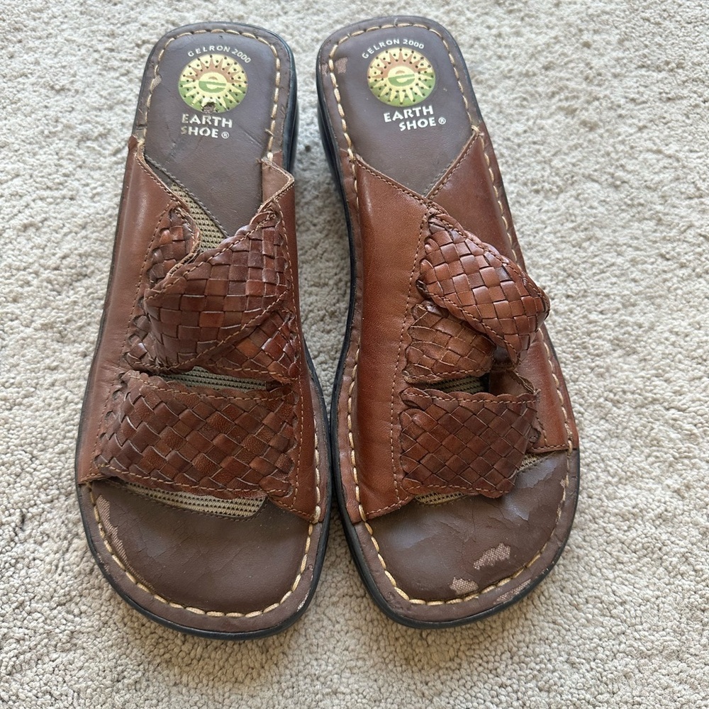 Women’s Earth Shoe brown sandals 8.5 - Picture 2 of 4
